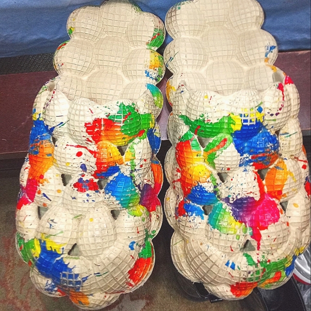 Size 8 Beige Bubble slides with multi color splashes